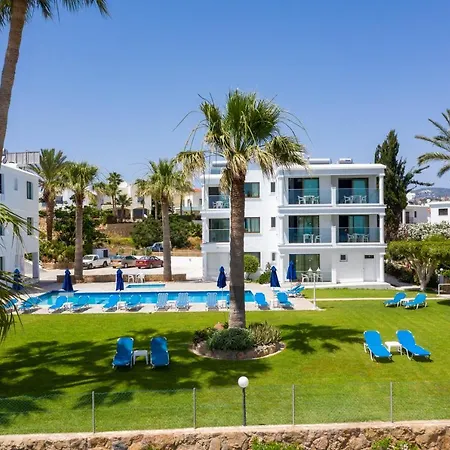 Rododafni Aparthotel 3*