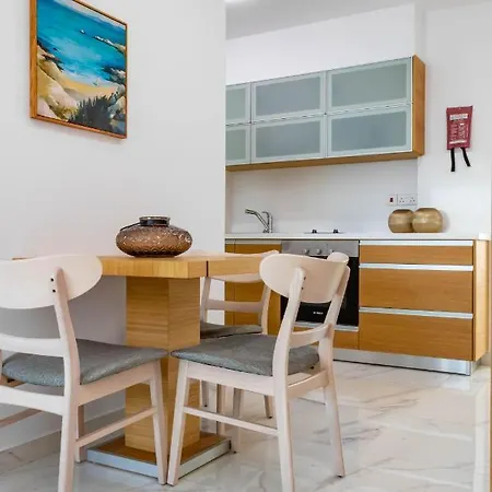Aparthotel Rododafni 3*