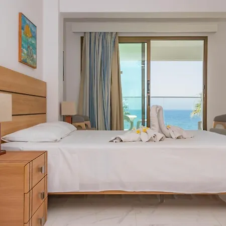 Rododafni Aparthotel 3*