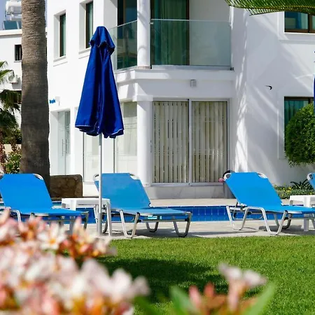 Rododafni Aparthotel