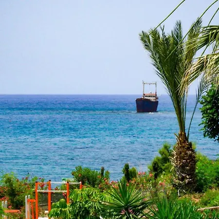 Rododafni Aparthotel 3*