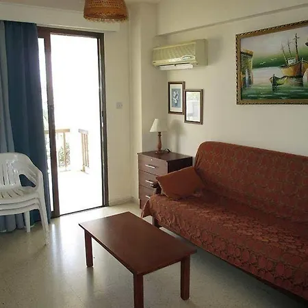 Aparthotel Rododafni 3*